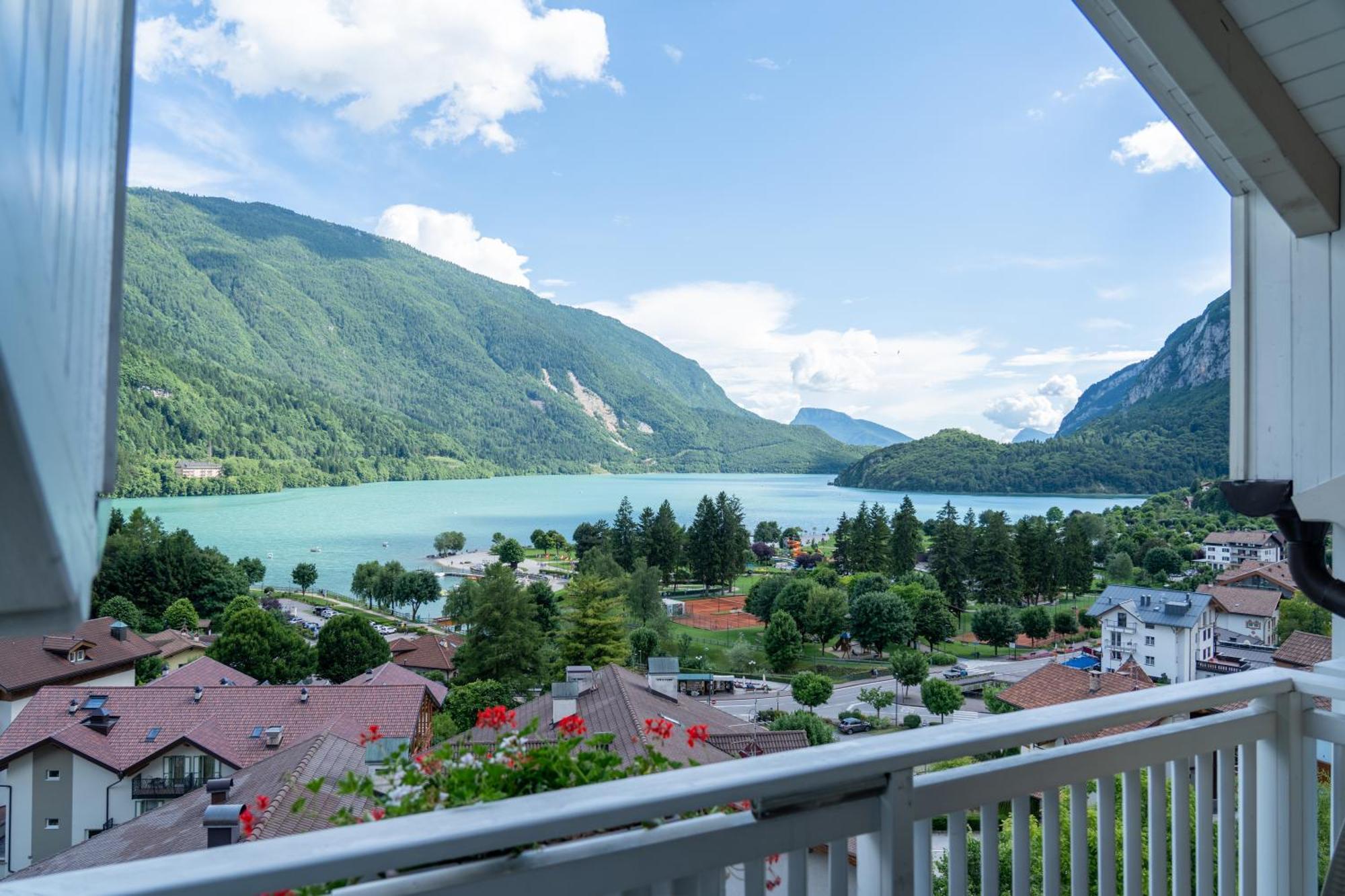 Hotel Europa Molveno Exterior foto